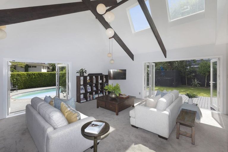 Photo of property in 1 Hanover Place, Ilam, Christchurch, 8041