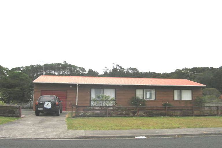 Photo of property in 2/134 Spinella Drive, Bayview, Auckland, 0629