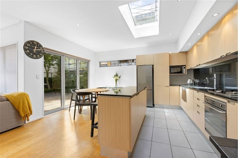 Photo of property in 26 Rhodes Street, Merivale, Christchurch, 8014