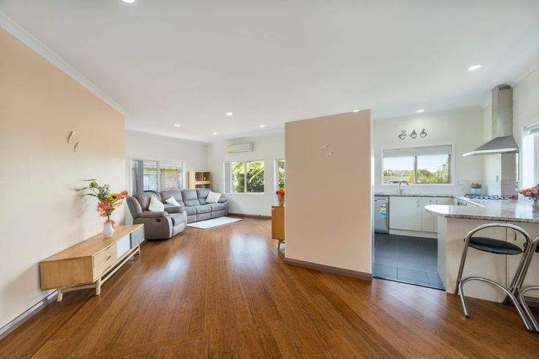 Photo of property in 25c Buscomb Avenue, Henderson, Auckland, 0610