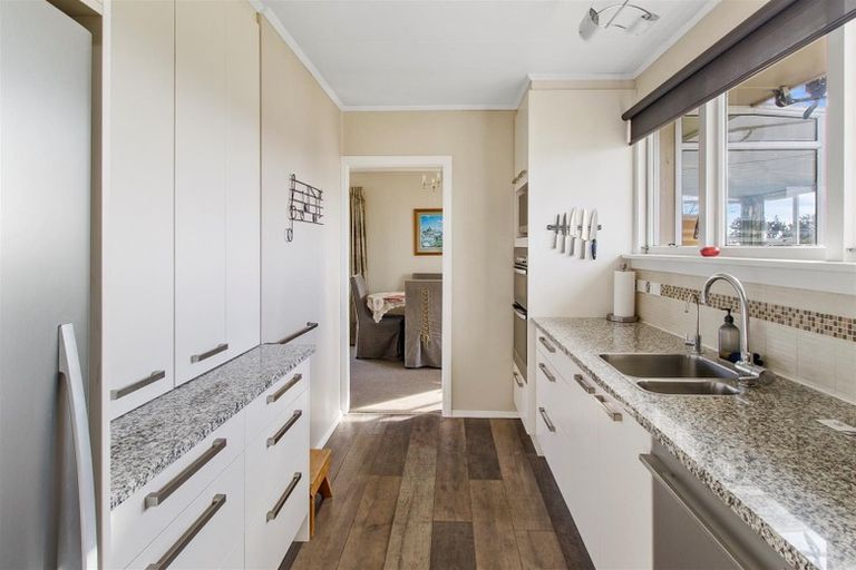 Photo of property in 1 Bond Street, Waimate, 7924