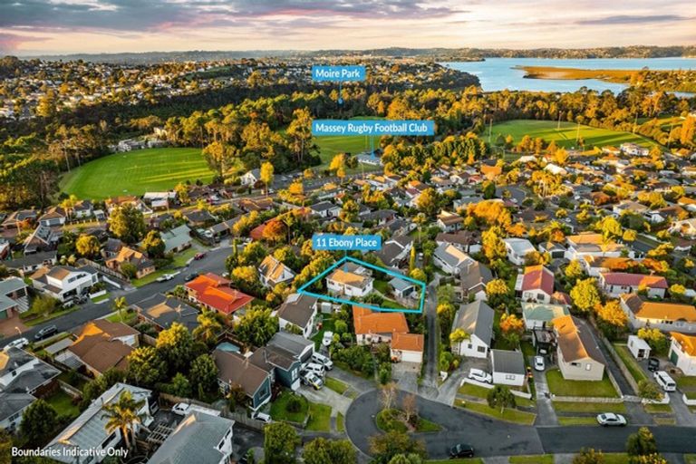 Photo of property in 11 Ebony Place, Massey, Auckland, 0614