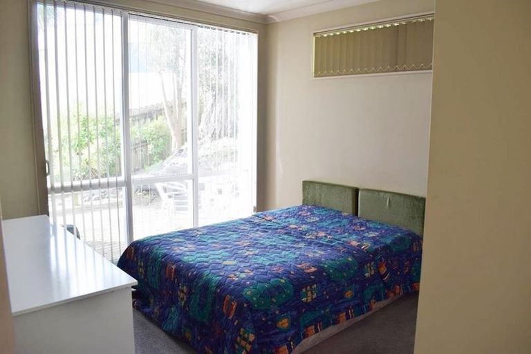 Photo of property in 97 Island Bay Road, Beach Haven, Auckland, 0626