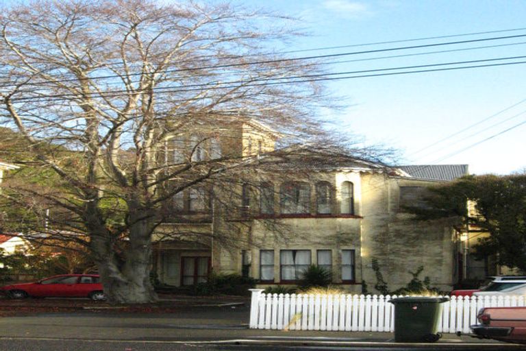 Photo of property in 180 Queen Street North, North Dunedin, Dunedin, 9016