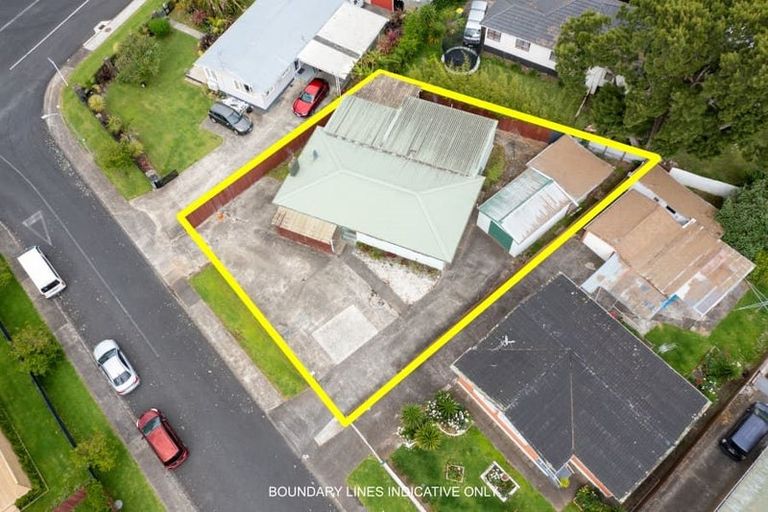 Photo of property in 4 Kambalda Street, Mangere Bridge, Auckland, 2022