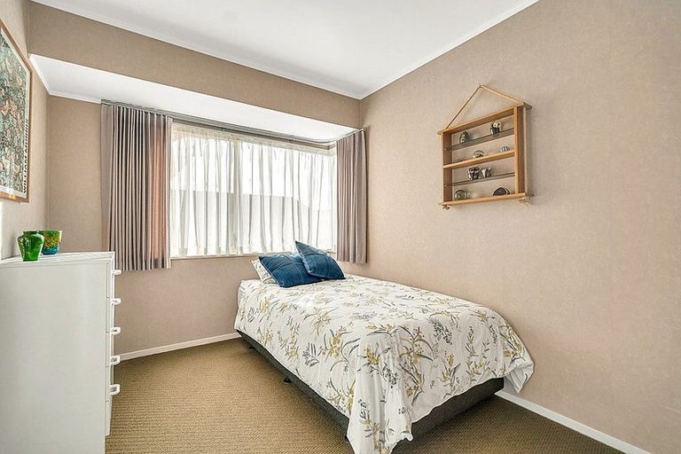 Photo of property in 10 Maurice Borich Place, Henderson, Auckland, 0610