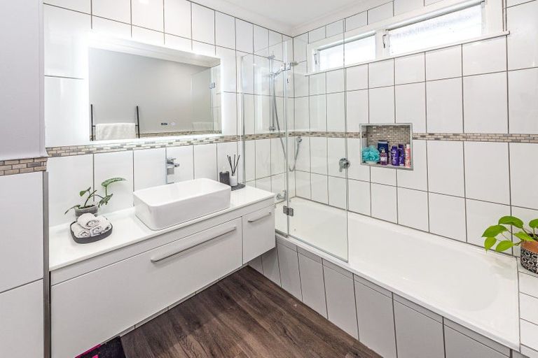 Photo of property in 3/5 Saint Leonard Street, Saint Johns Hill, Whanganui, 4501