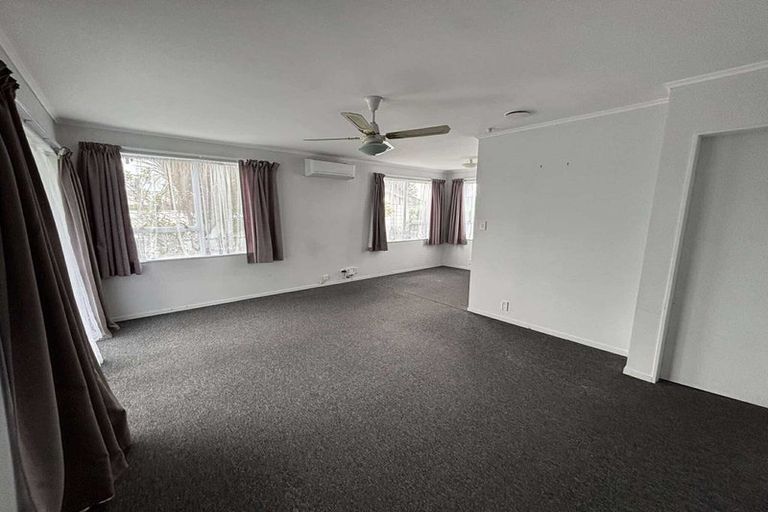 Photo of property in 72a Guadeloupe Crescent, Grenada Village, Wellington, 6037