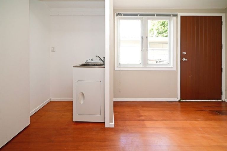 Photo of property in 2/181 Rangatira Road, Beach Haven, Auckland, 0626