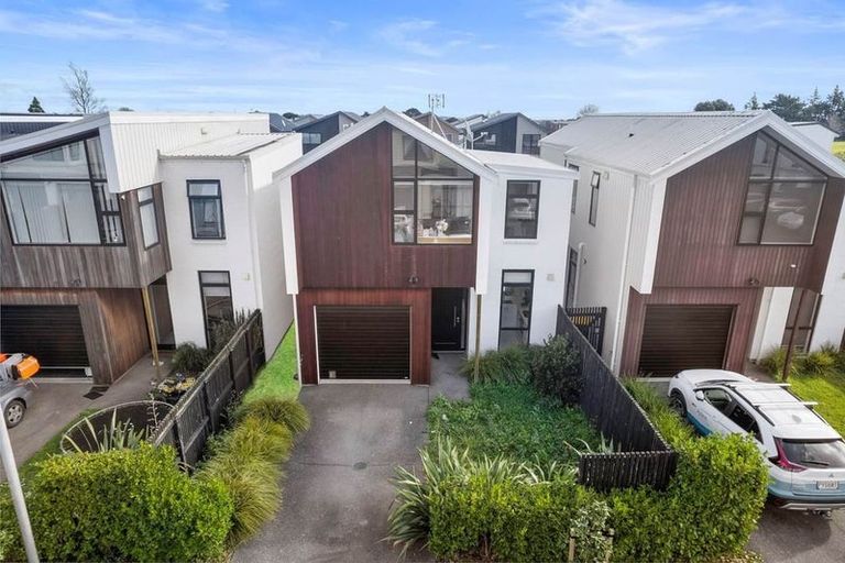 Photo of property in 3 Courage Road, Papakura, 2110