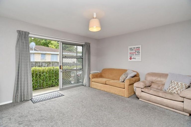 Photo of property in 1/5 James Condon Place, Redwood, Christchurch, 8051