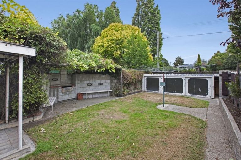 Photo of property in 100 Palatine Terrace, Saint Martins, Christchurch, 8022
