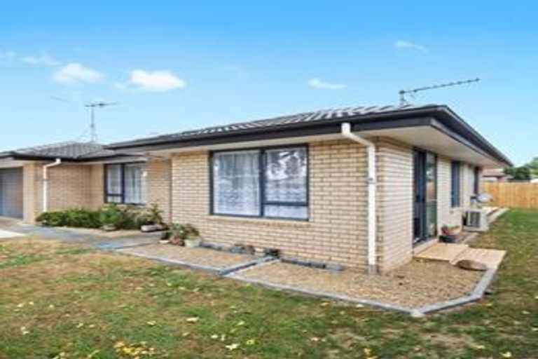 Photo of property in 1 Ranch Place, Pukekohe, 2120