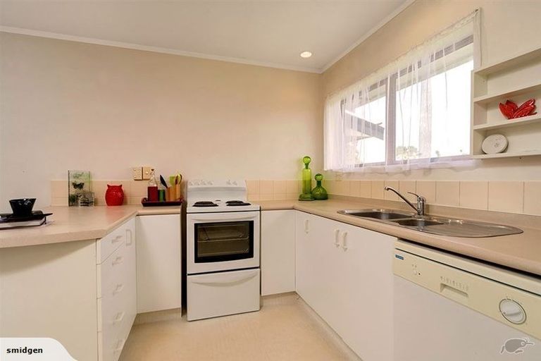Photo of property in 1/38 Kirrie Avenue, Te Atatu South, Auckland, 0610