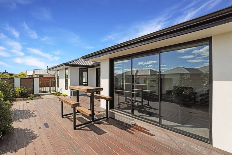 Photo of property in 2 Kelburn Place, Tinwald, Ashburton, 7700