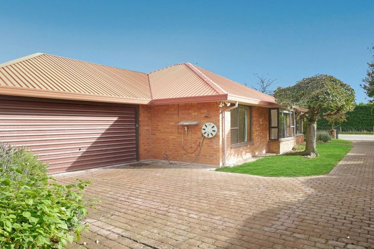 Photo of property in 89 Hawthornden Road, Avonhead, Christchurch, 8042