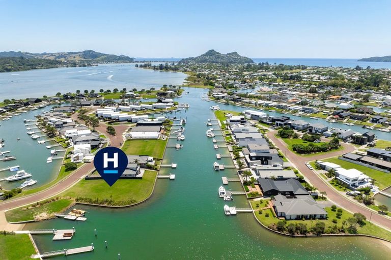 Photo of property in 104 Motu Hei, Pauanui, Hikuai, 3579