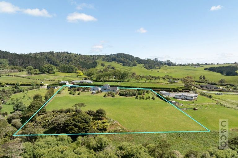 Photo of property in 83 Mount Albion Rise, Taupaki, Henderson, 0782