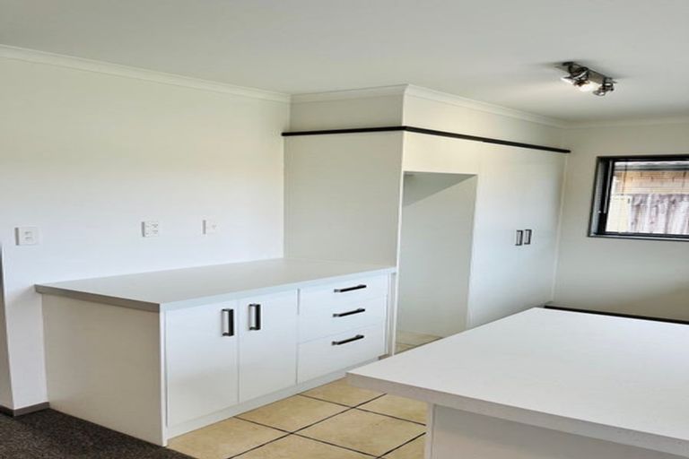 Photo of property in 25 Grabella Place, Papamoa Beach, Papamoa, 3118