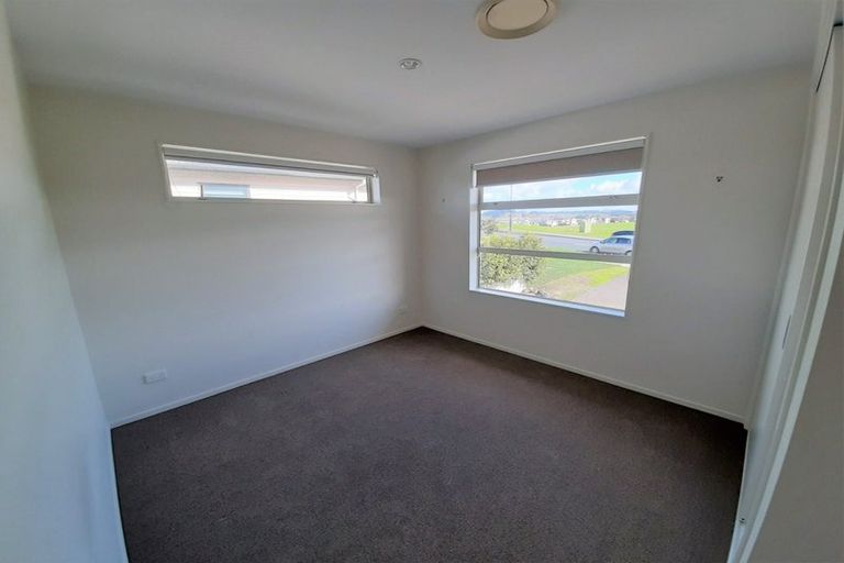 Photo of property in 12 Butler Stoney Crescent, Silverdale, 0932