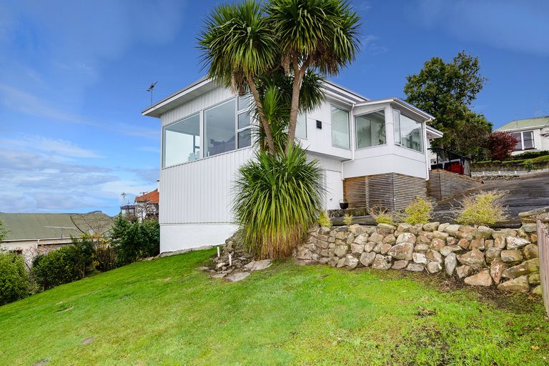 Photo of property in 16 Highgate, Belleknowes, Dunedin, 9011