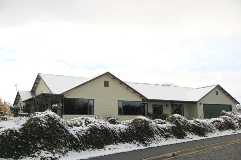 Photo of property in 2 Hawkdun Place, Bridge Hill, Alexandra, 9320