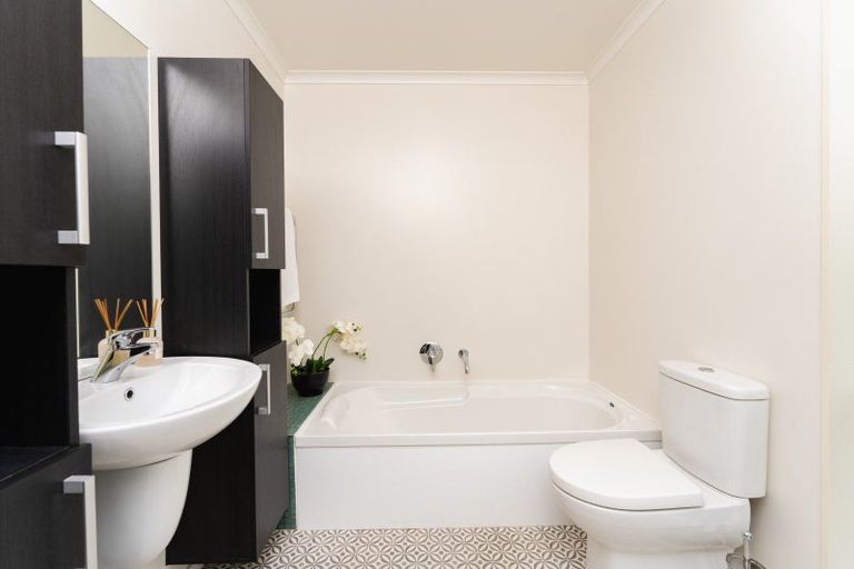 Photo of property in 8a Queen Street, Brighton, Dunedin, 9035