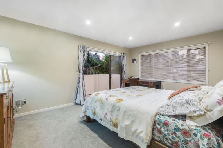 Photo of property in 14g Baulcomb Parade, Windsor Park, Auckland, 0632