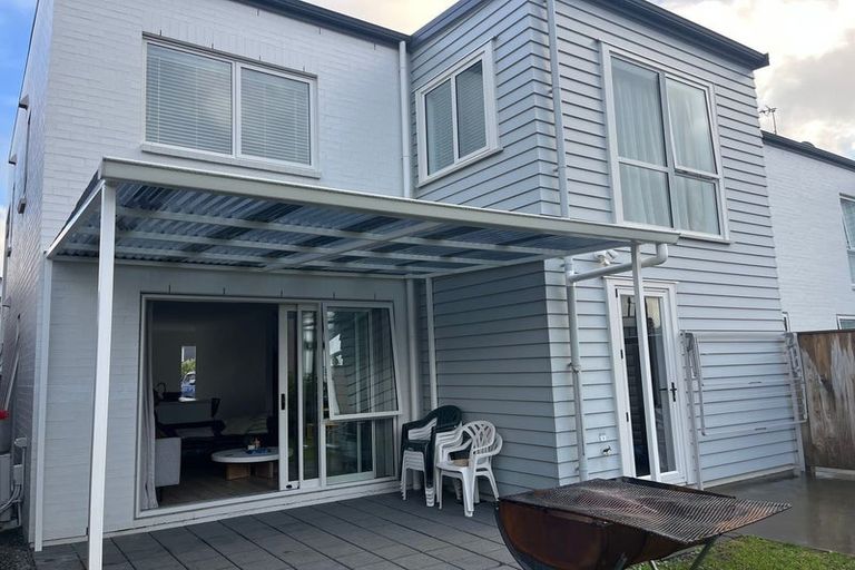 Photo of property in 29 Ambar Ridge Avenue, Massey, Auckland, 0614
