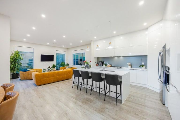 Photo of property in 138 Godfrey Drive, Orewa, 0931