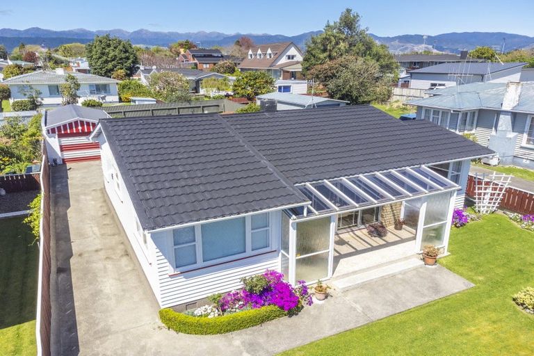 Photo of property in 18 Princes Street, Levin, 5510