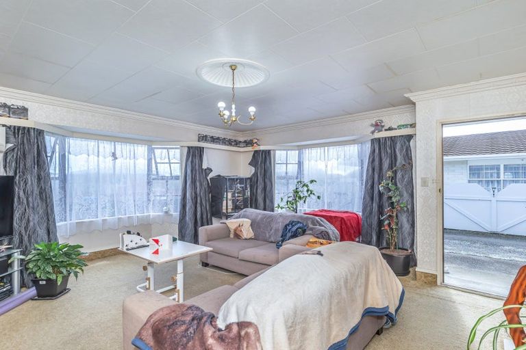 Photo of property in 102 Winchester Street, Levin, 5510