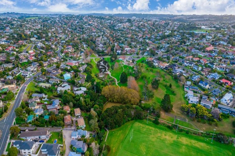 Photo of property in 1/41 Glencoe Road, Browns Bay, Auckland, 0630