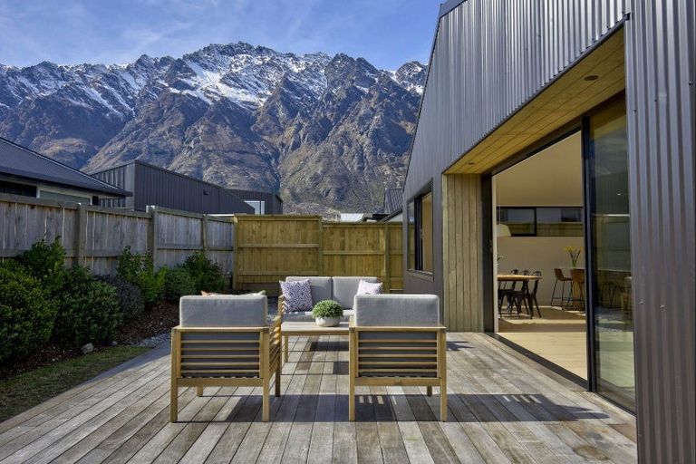 Photo of property in 22 Corriedale Road, Jacks Point, 9371