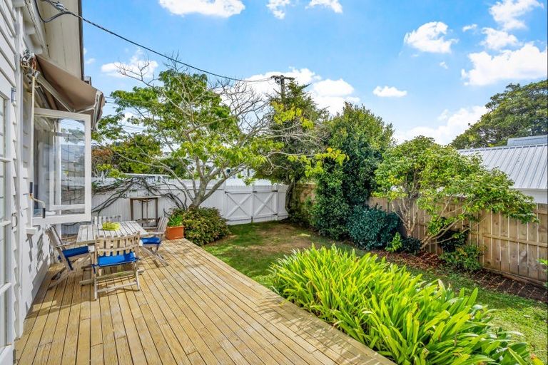 Photo of property in 3/7 Seaview Road, Northcote, Auckland, 0627