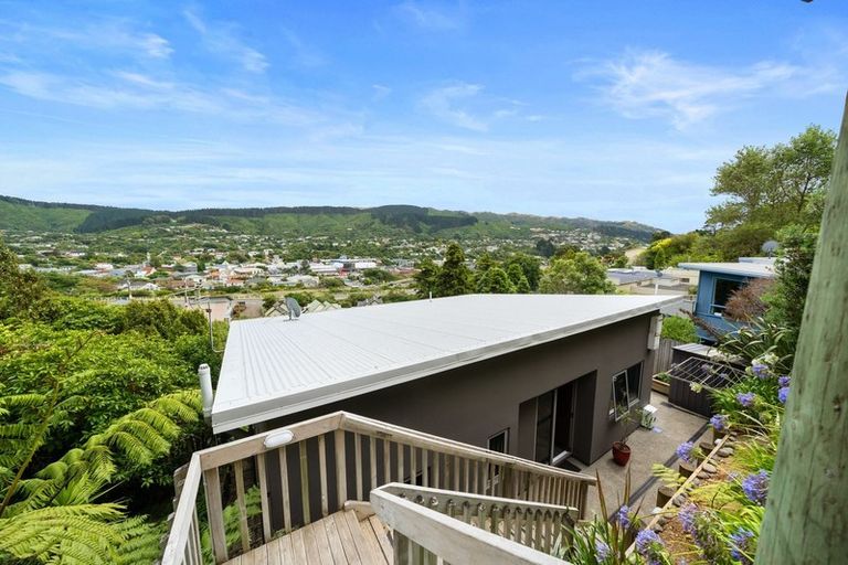 Photo of property in 19 Court Road, Tawa, Wellington, 5028