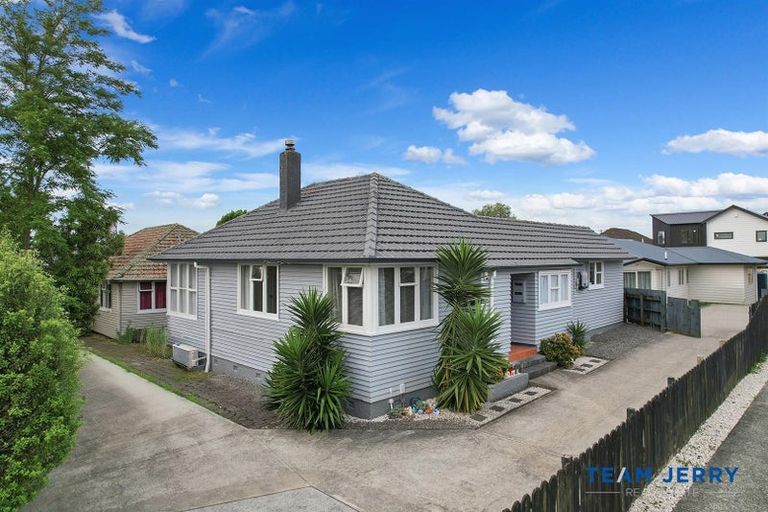 Photo of property in 111 Porchester Road, Papakura, 2110