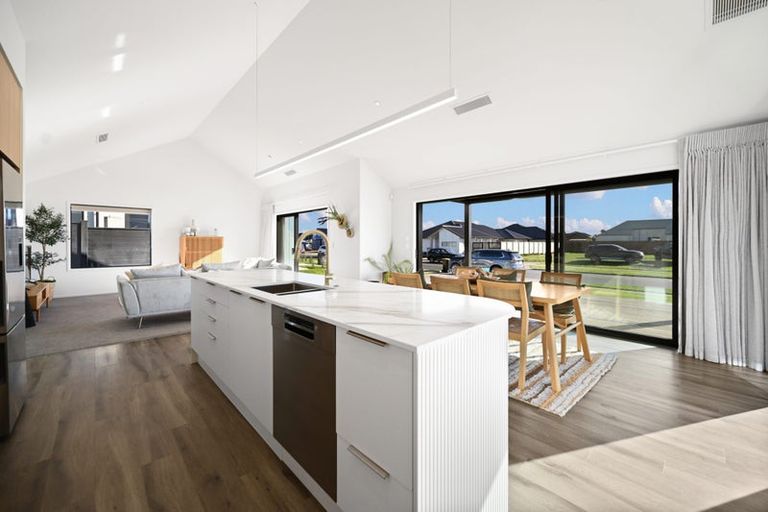 Photo of property in 9 Rose Leigh Drive, Cambridge, 3434