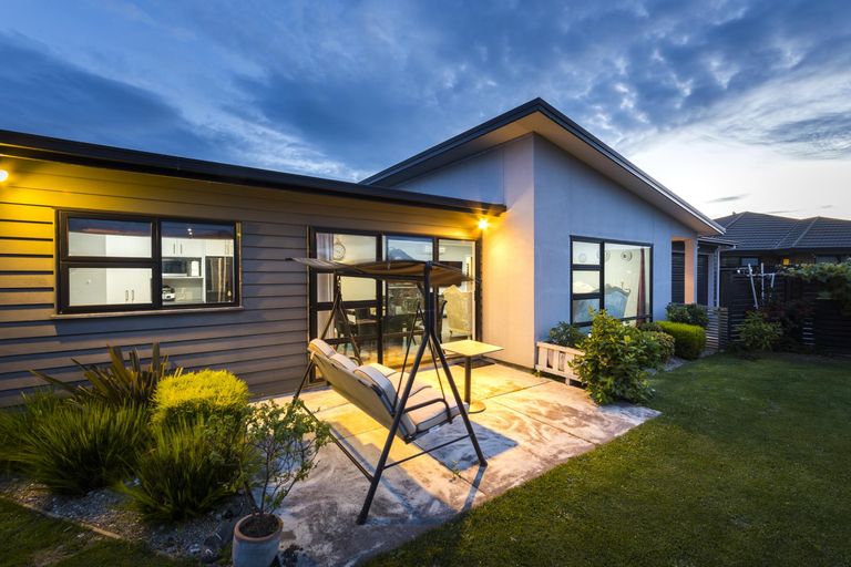 Photo of property in 1 Angelina Way, Kelvin Grove, Palmerston North, 4414