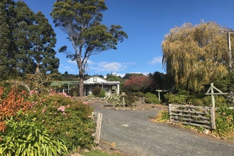 Photo of property in 266 Gladstone Road North, Mosgiel, 9092