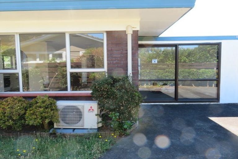 Photo of property in 2/17 Waimahia Avenue, Weymouth, Auckland, 2103