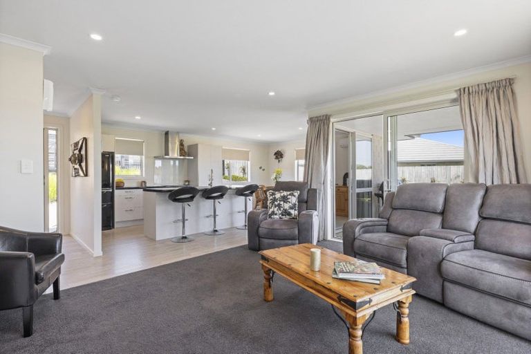 Photo of property in 18 Elena Place, Welcome Bay, Tauranga, 3112