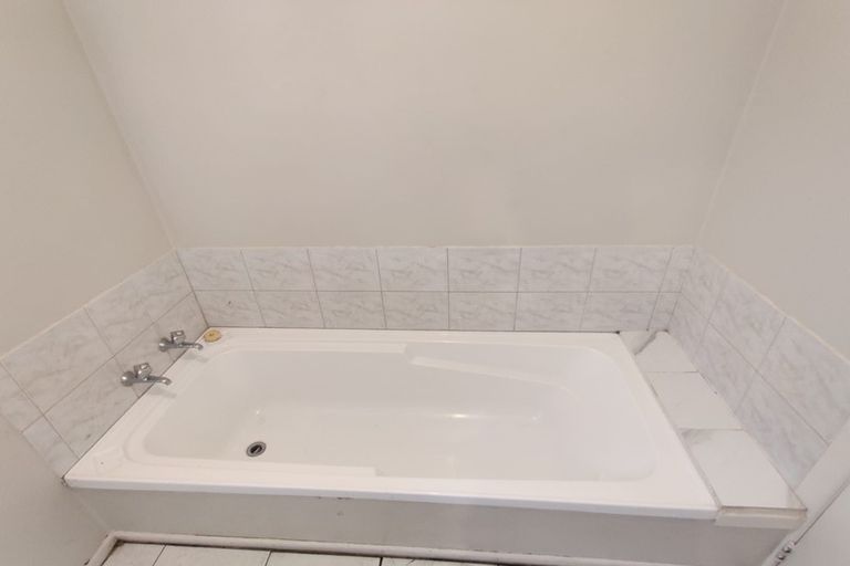 Photo of property in 33 Leaver Place, Weymouth, Auckland, 2103