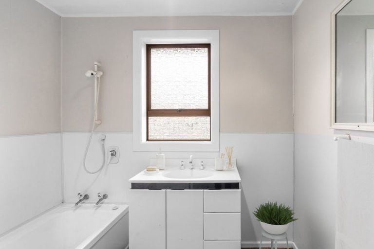 Photo of property in 25 Clifden Highway, Tuatapere, 9620