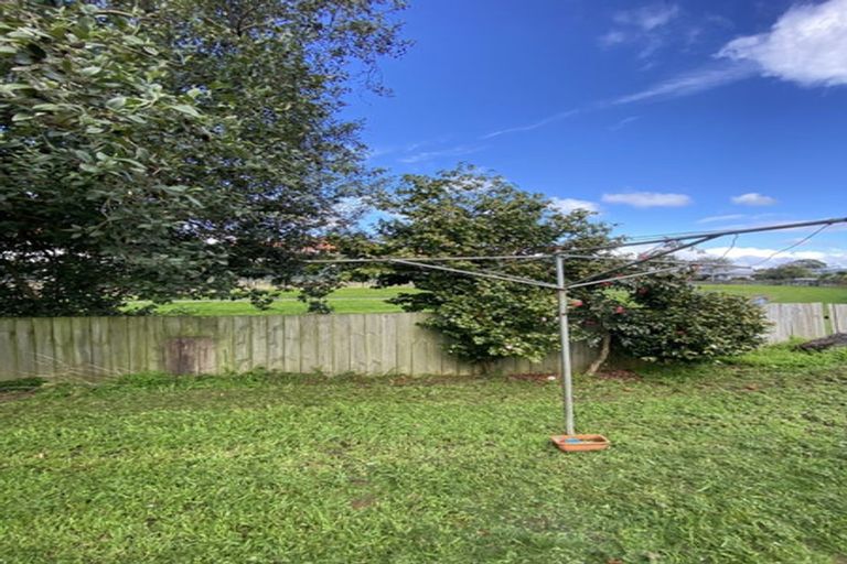 Photo of property in 2/18 Mirrabooka Avenue, Botany Downs, Auckland, 2010