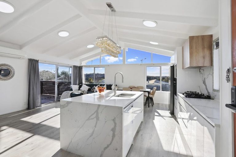 Photo of property in 58 Forest Hill Road, Henderson, Auckland, 0612