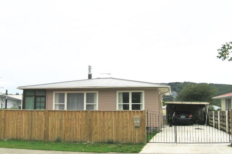 Photo of property in 61 Hillside Drive, Maoribank, Upper Hutt, 5018