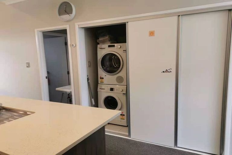 Photo of property in 117 Hobsonville Point Road, Hobsonville, Auckland, 0616