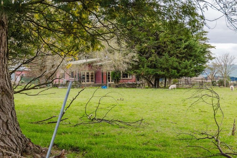 Photo of property in 80674 Masterton Road, Woodville, 4999