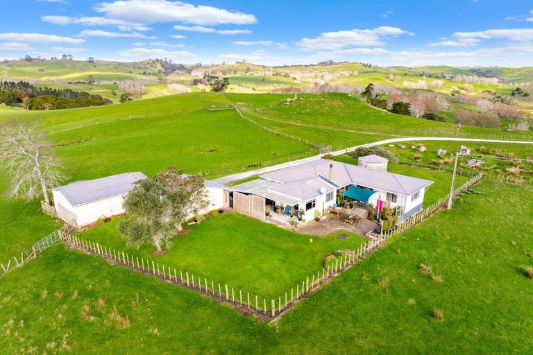 Photo of property in 100 Marohemo Road, Maungaturoto, 0583